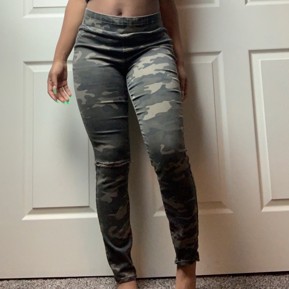 Camo high waist jeans